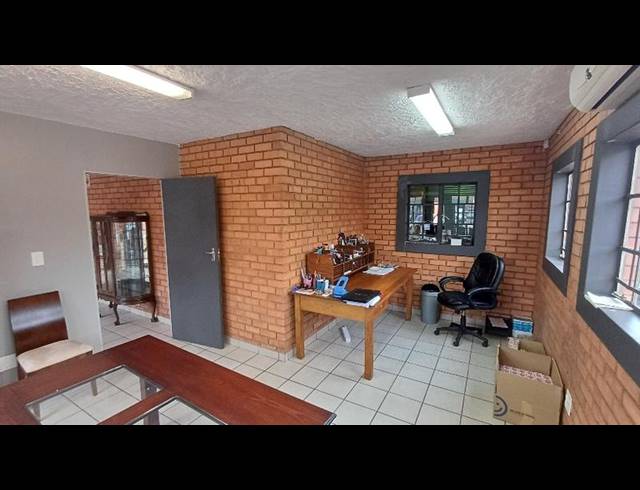 INDUSTRIAL PROPERTY TO RENT IN HENNOPSPARK